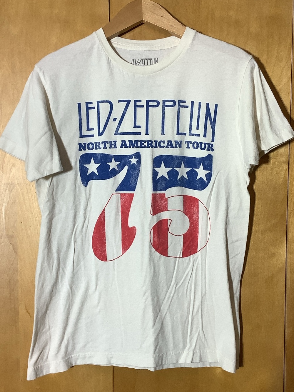 Led Zeppelin North American Tour 75 Tshirt, size medium